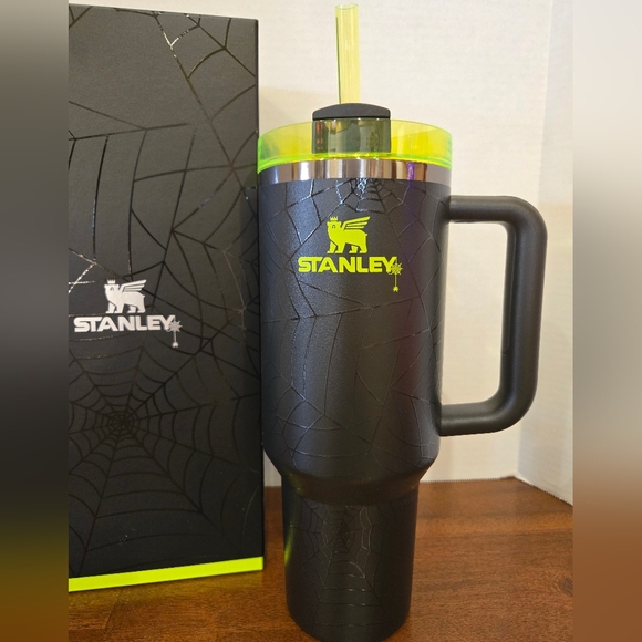 Stanley Halloween Quencher 40oz Web Glow Tumbler - 2024 Special Edition NEW - Picture 2 of 7